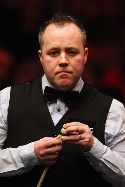 与此同时